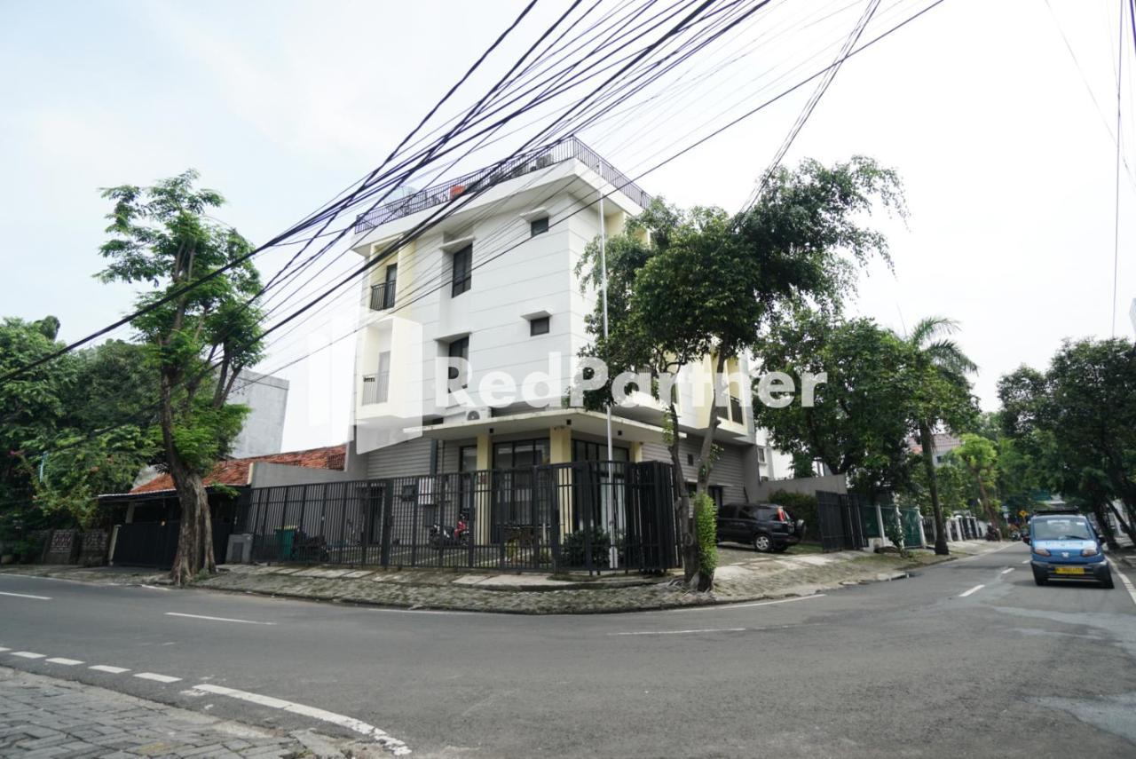 Отель Toba Mansion Syariah Near Benhil Redpartner Джакарта Экстерьер фото