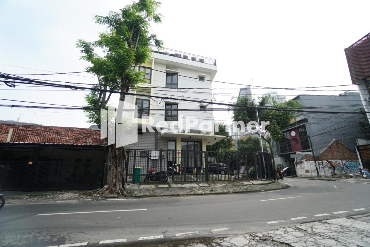 Отель Toba Mansion Syariah Near Benhil Redpartner Джакарта Экстерьер фото