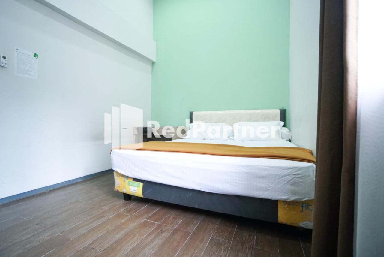 Отель Toba Mansion Syariah Near Benhil Redpartner Джакарта Экстерьер фото
