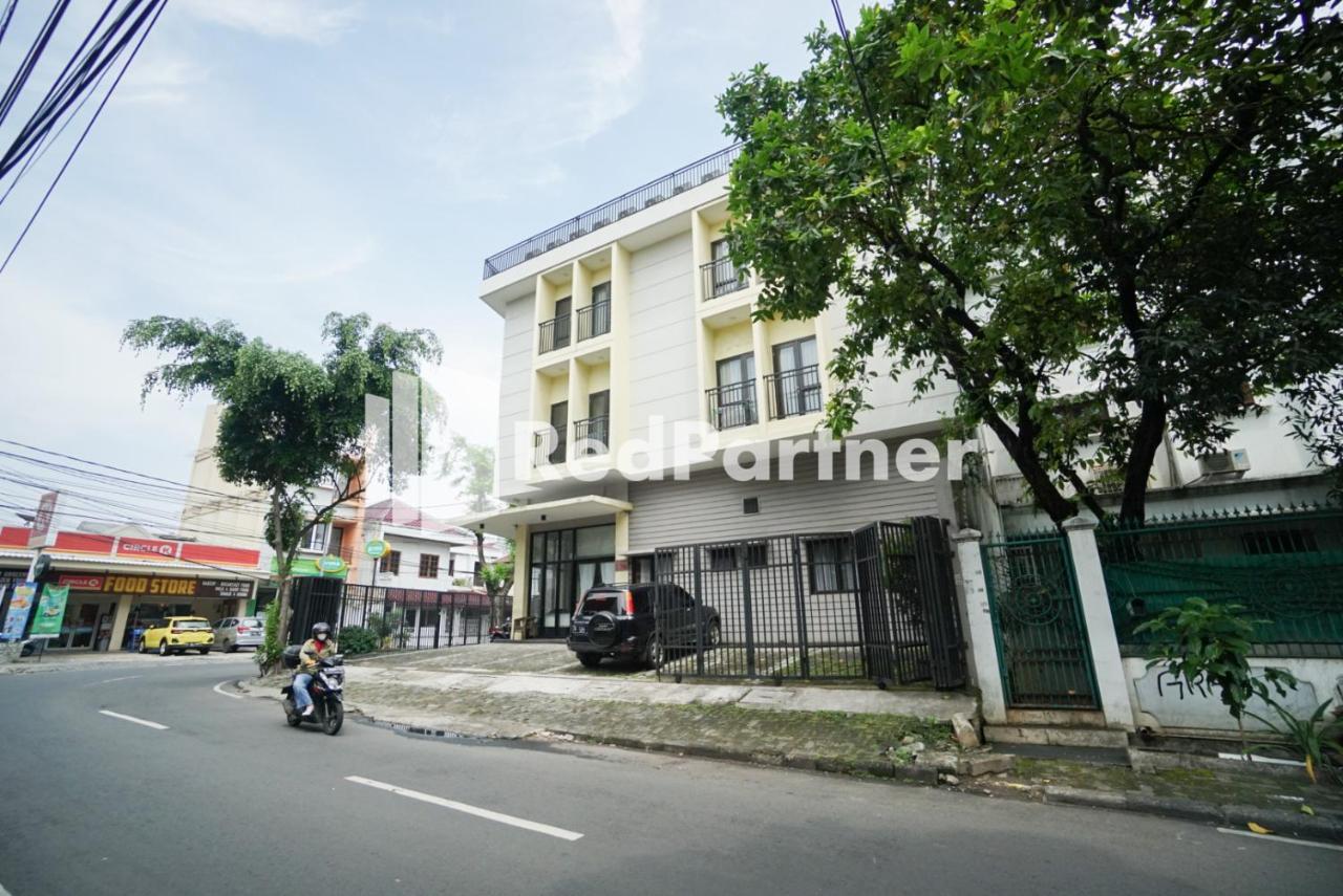 Отель Toba Mansion Syariah Near Benhil Redpartner Джакарта Экстерьер фото